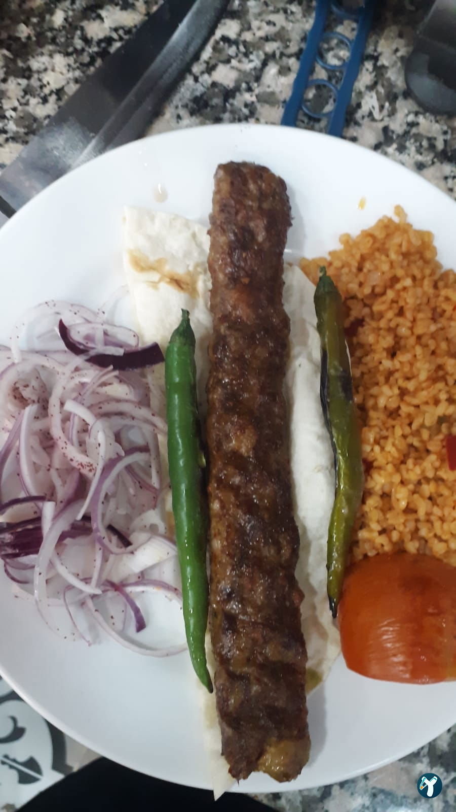 Hira Kebap Pide Lahmacun Ve Döner Salonu