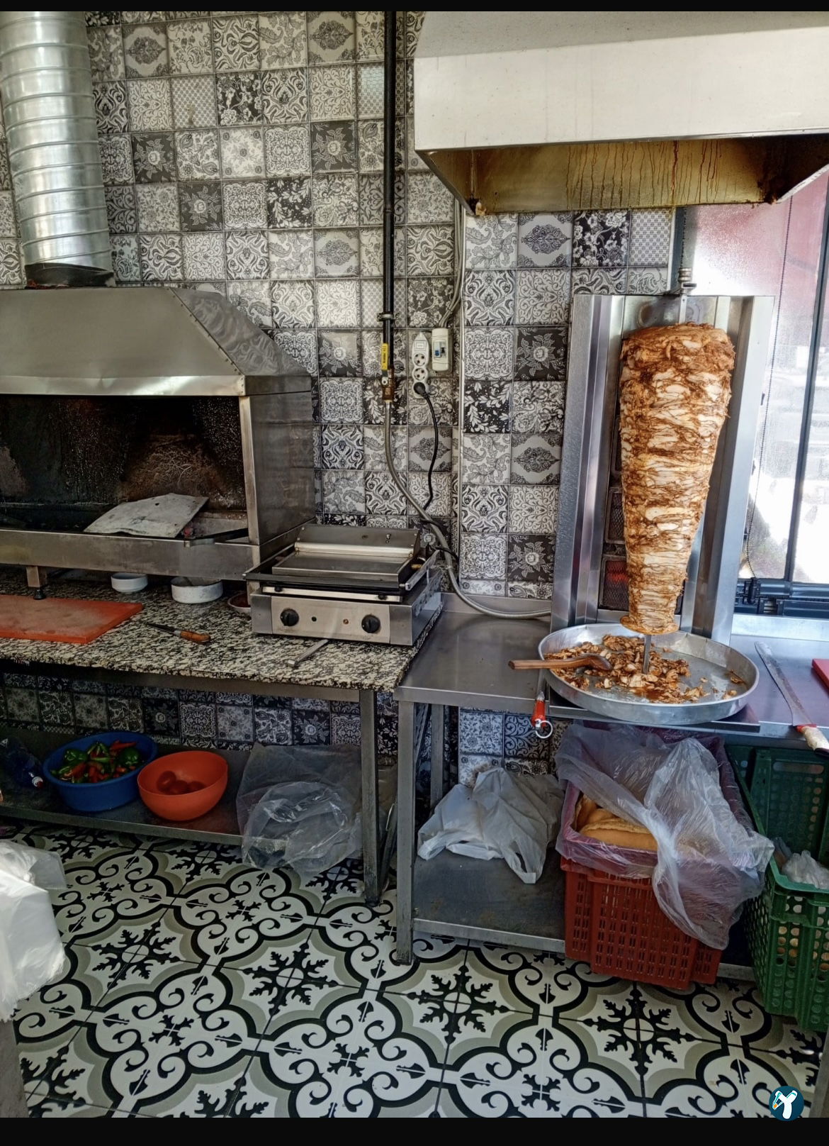 Hira Kebap Pide Lahmacun Ve Döner Salonu