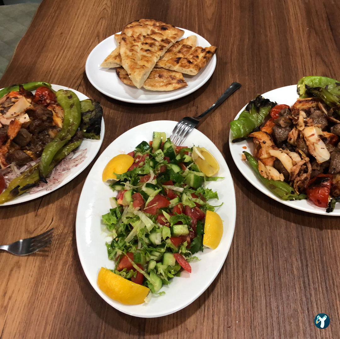 Hira Kebap Pide Lahmacun Ve Döner Salonu