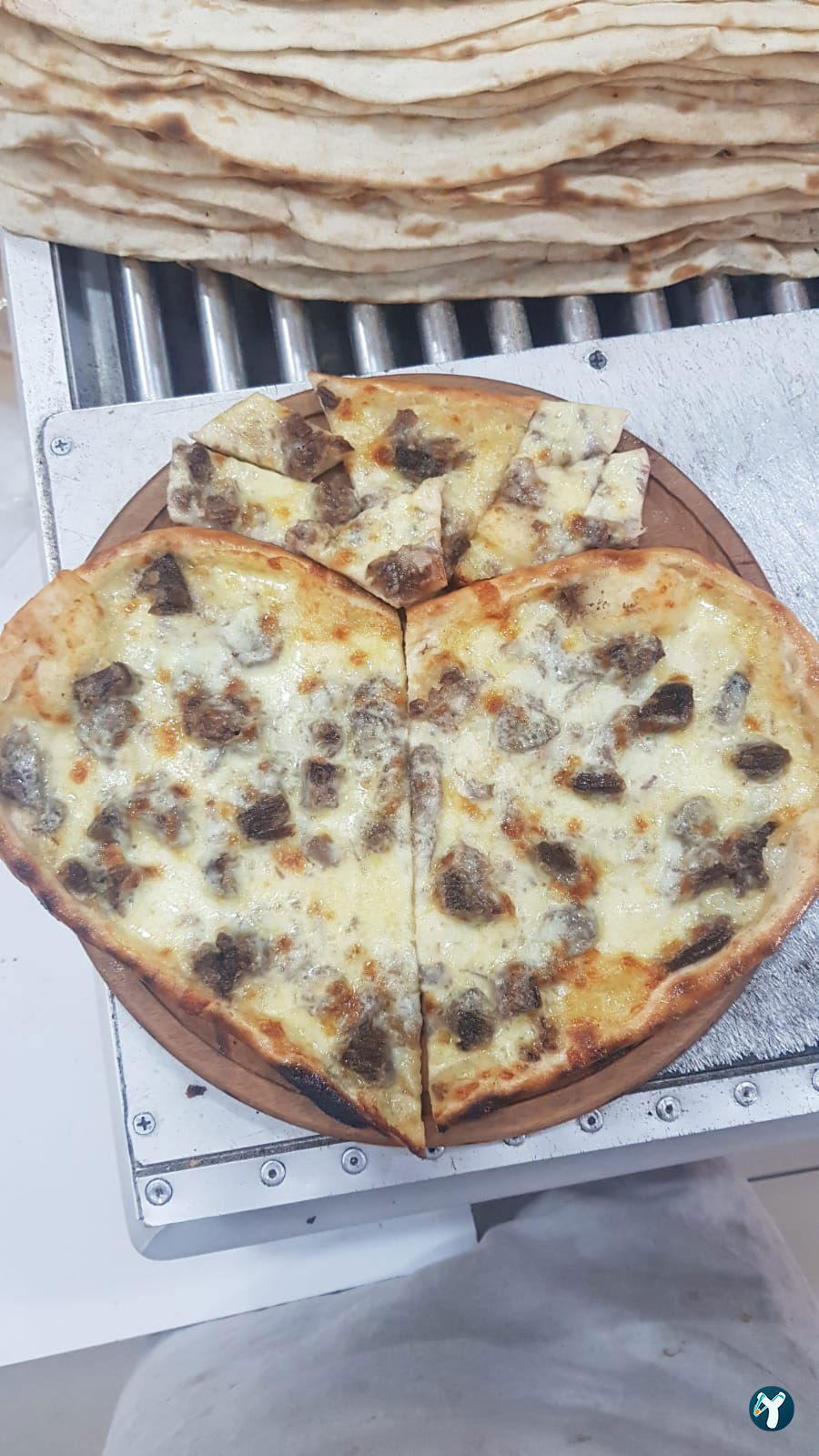 Hira Kebap Pide Lahmacun Ve Döner Salonu