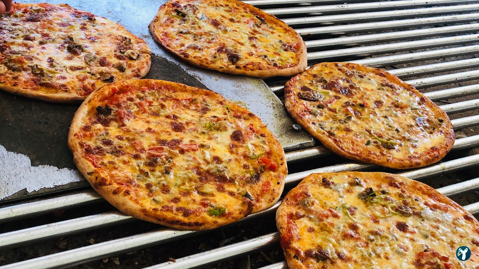 Hira Kebap Pide Lahmacun Ve Döner Salonu