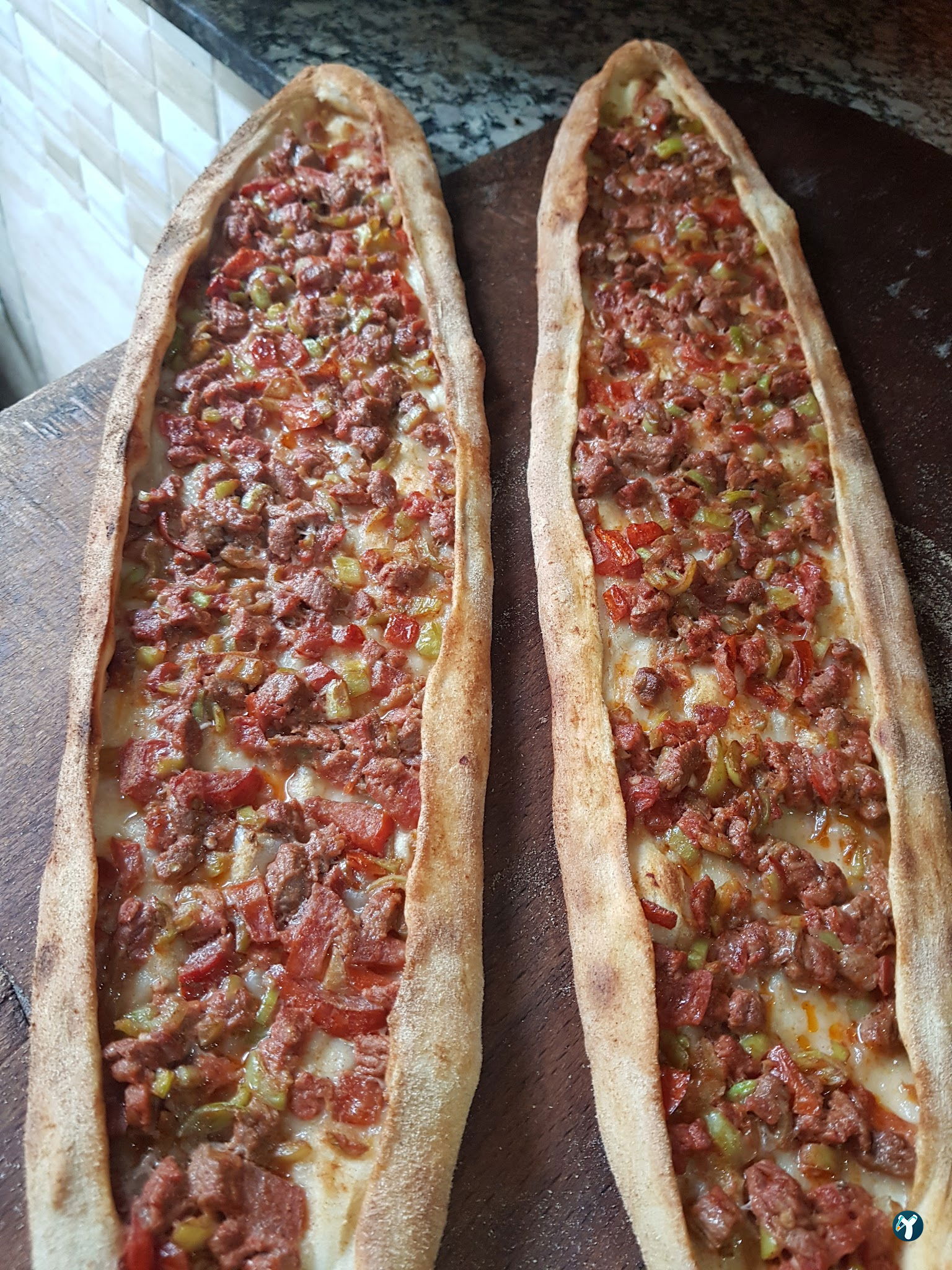 Hira Kebap Pide Lahmacun Ve Döner Salonu