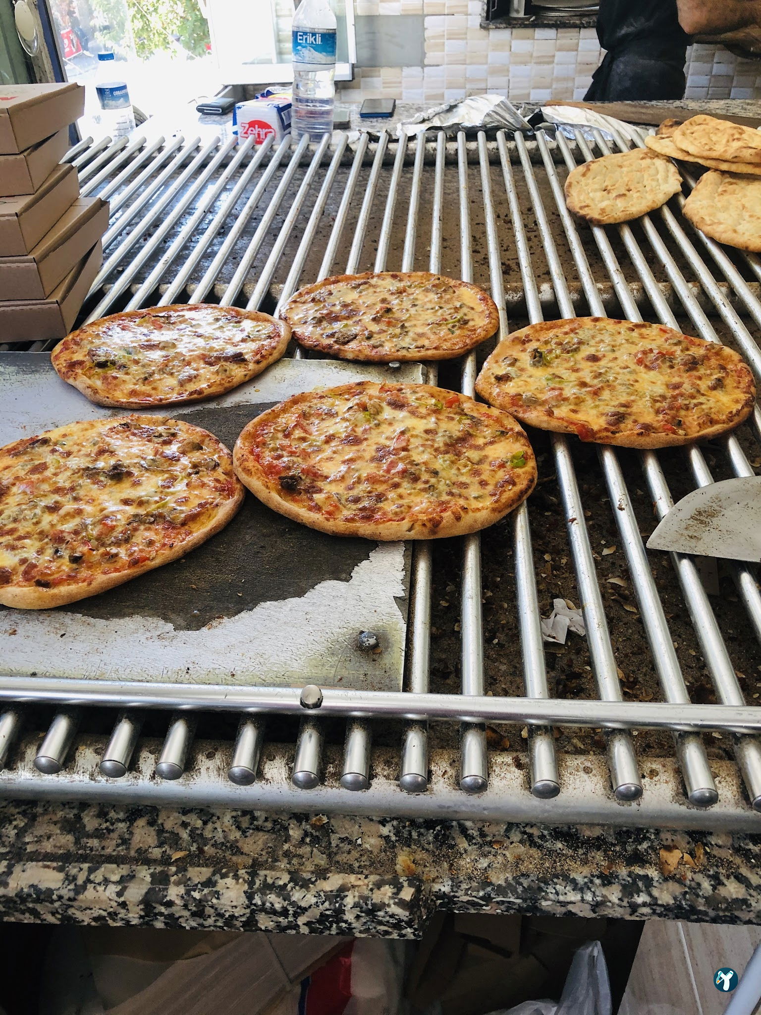 Hira Kebap Pide Lahmacun Ve Döner Salonu