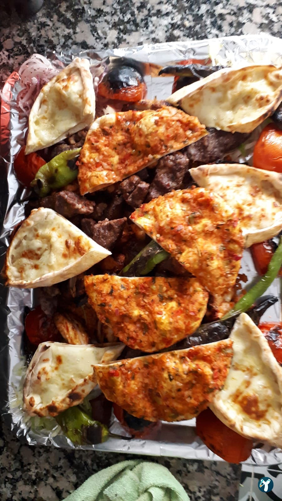 Hira Kebap Pide Lahmacun Ve Döner Salonu