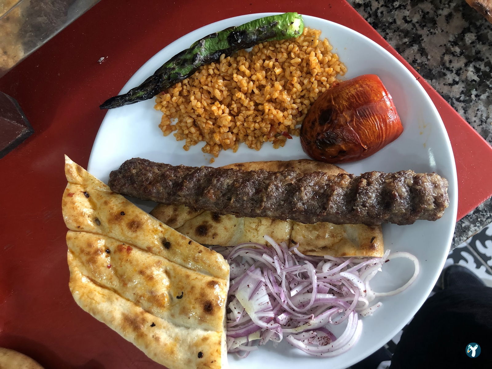 Hira Kebap Pide Lahmacun Ve Döner Salonu