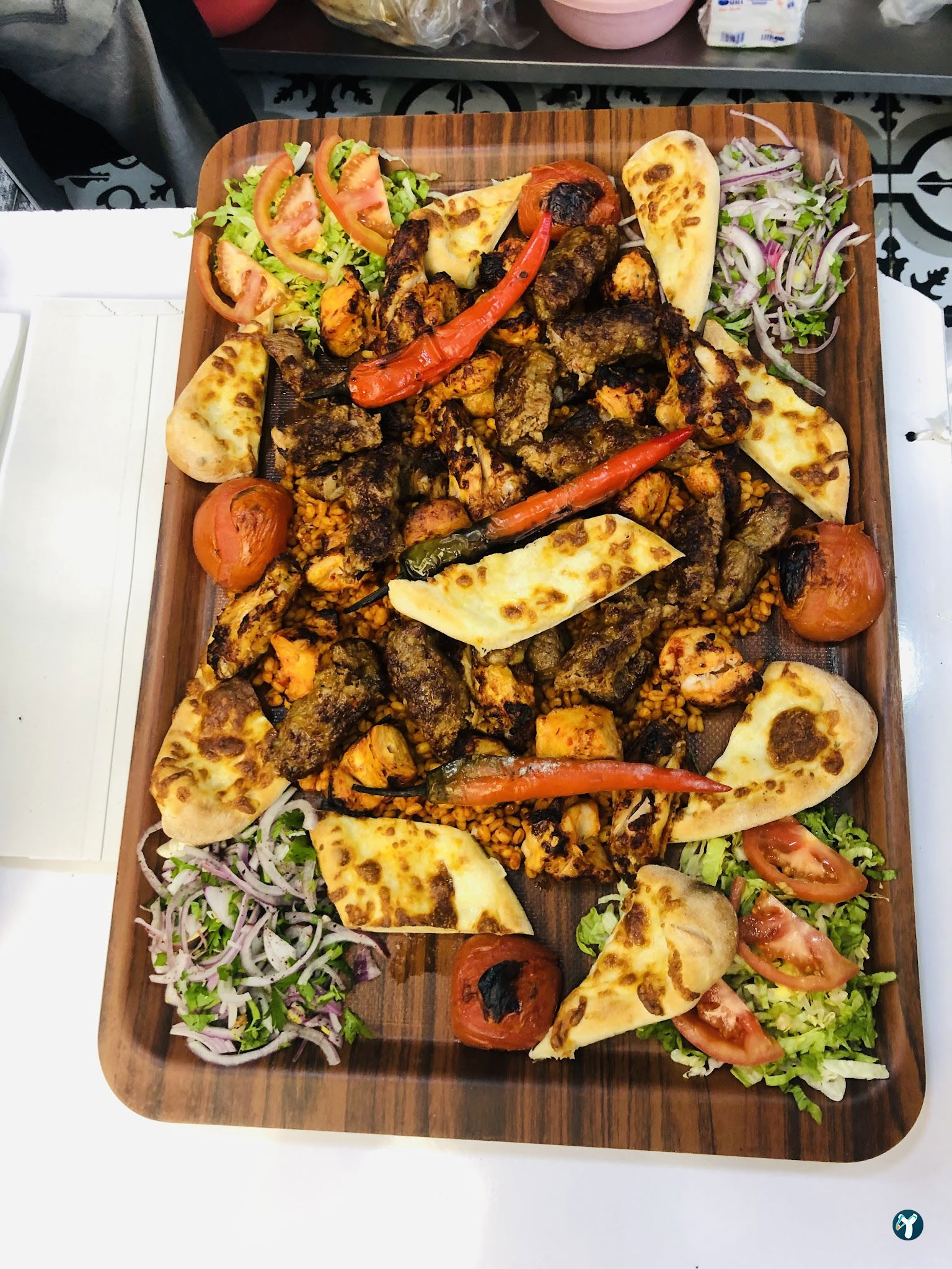 Hira Kebap Pide Lahmacun Ve Döner Salonu