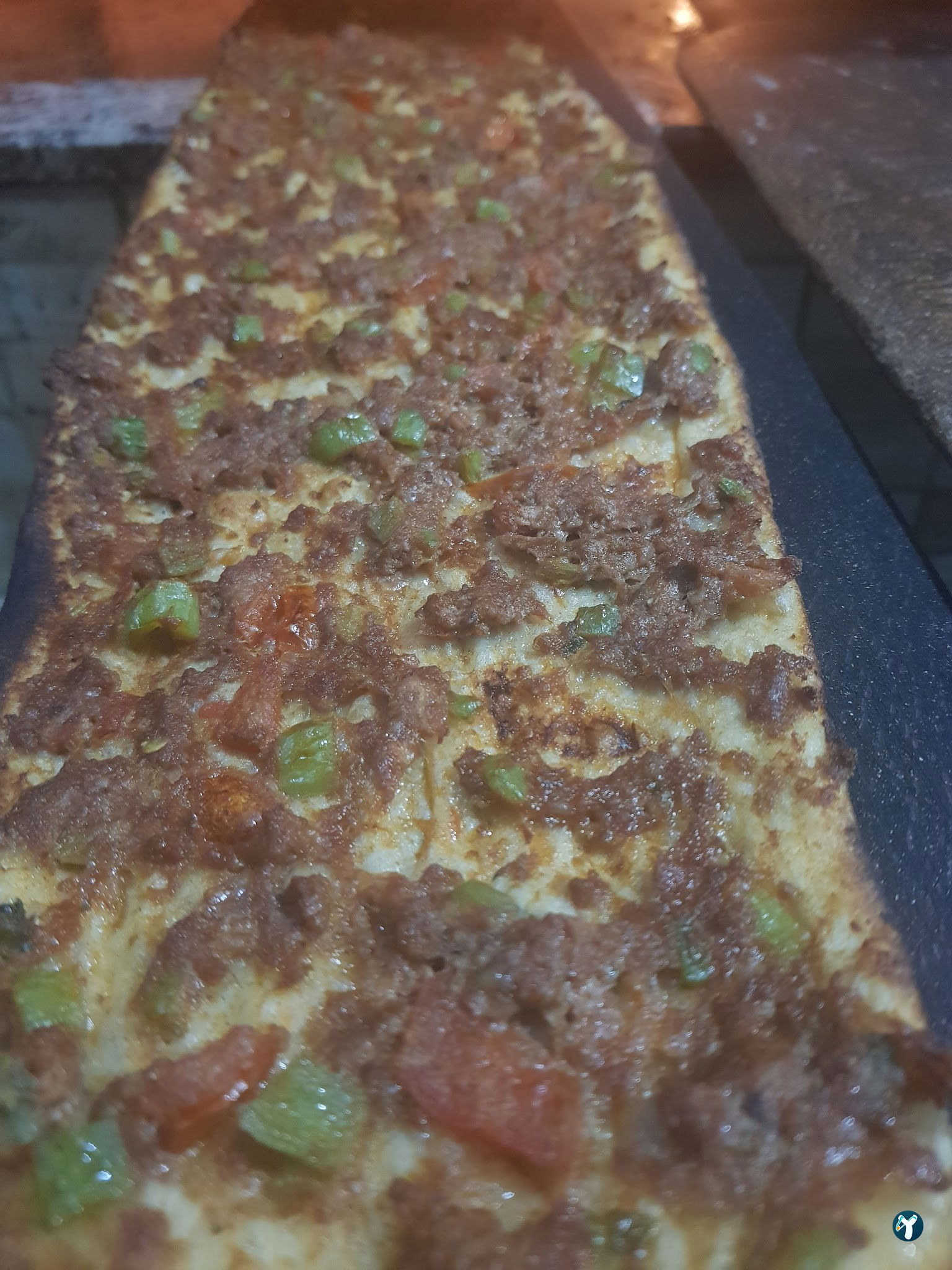 Hira Kebap Pide Lahmacun Ve Döner Salonu