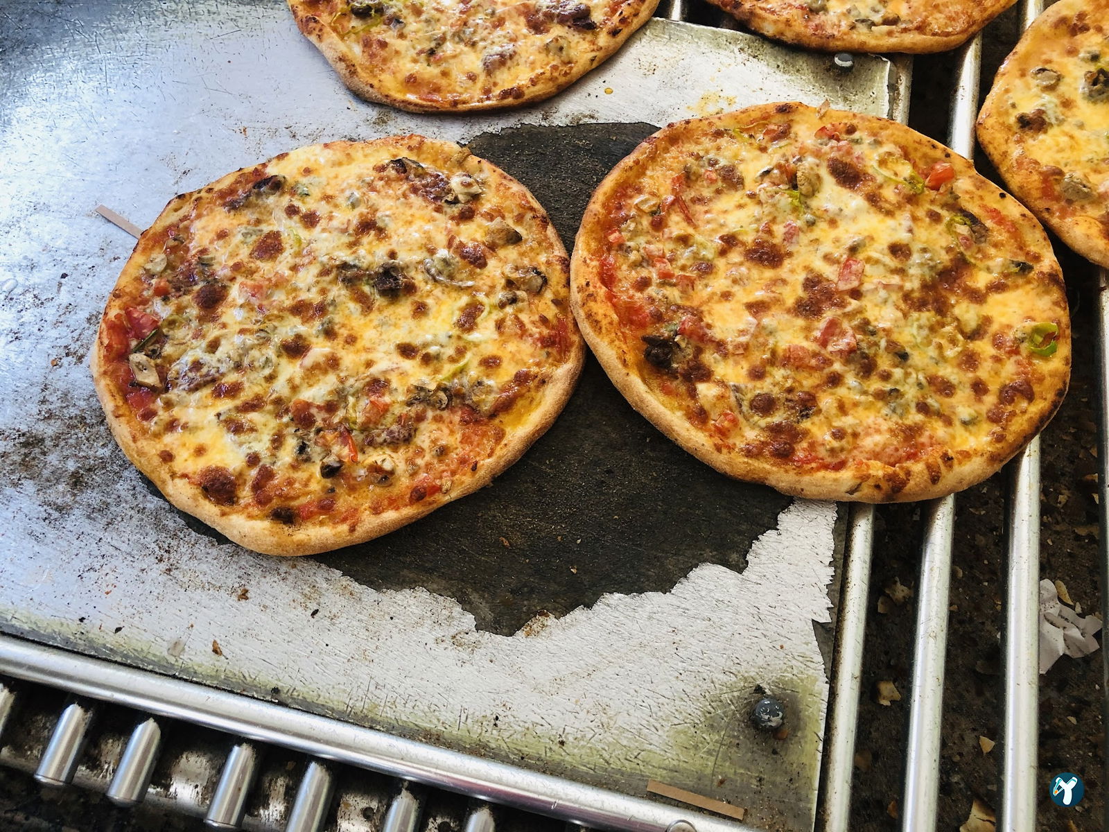Hira Kebap Pide Lahmacun Ve Döner Salonu