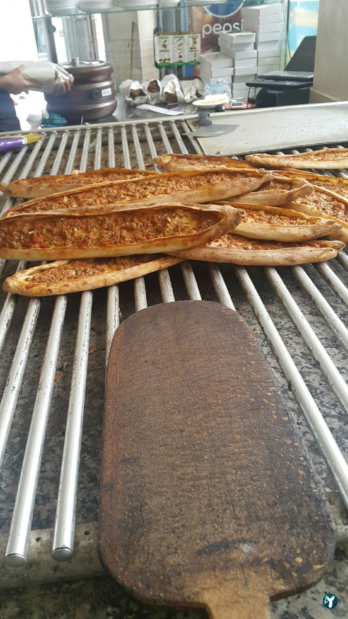 Hira Kebap Pide Lahmacun Ve Döner Salonu
