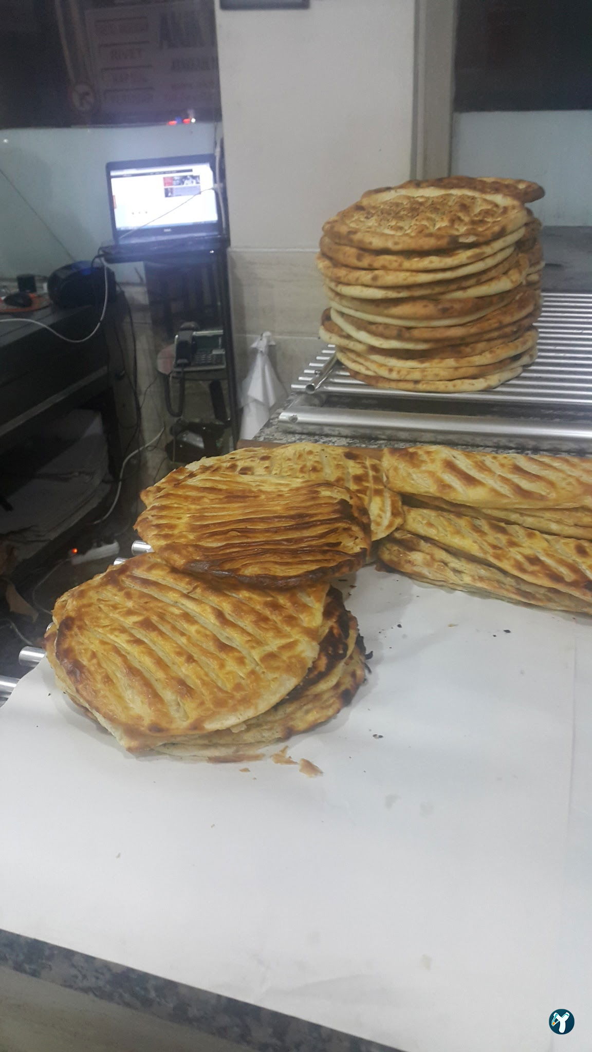 Hira Kebap Pide Lahmacun Ve Döner Salonu