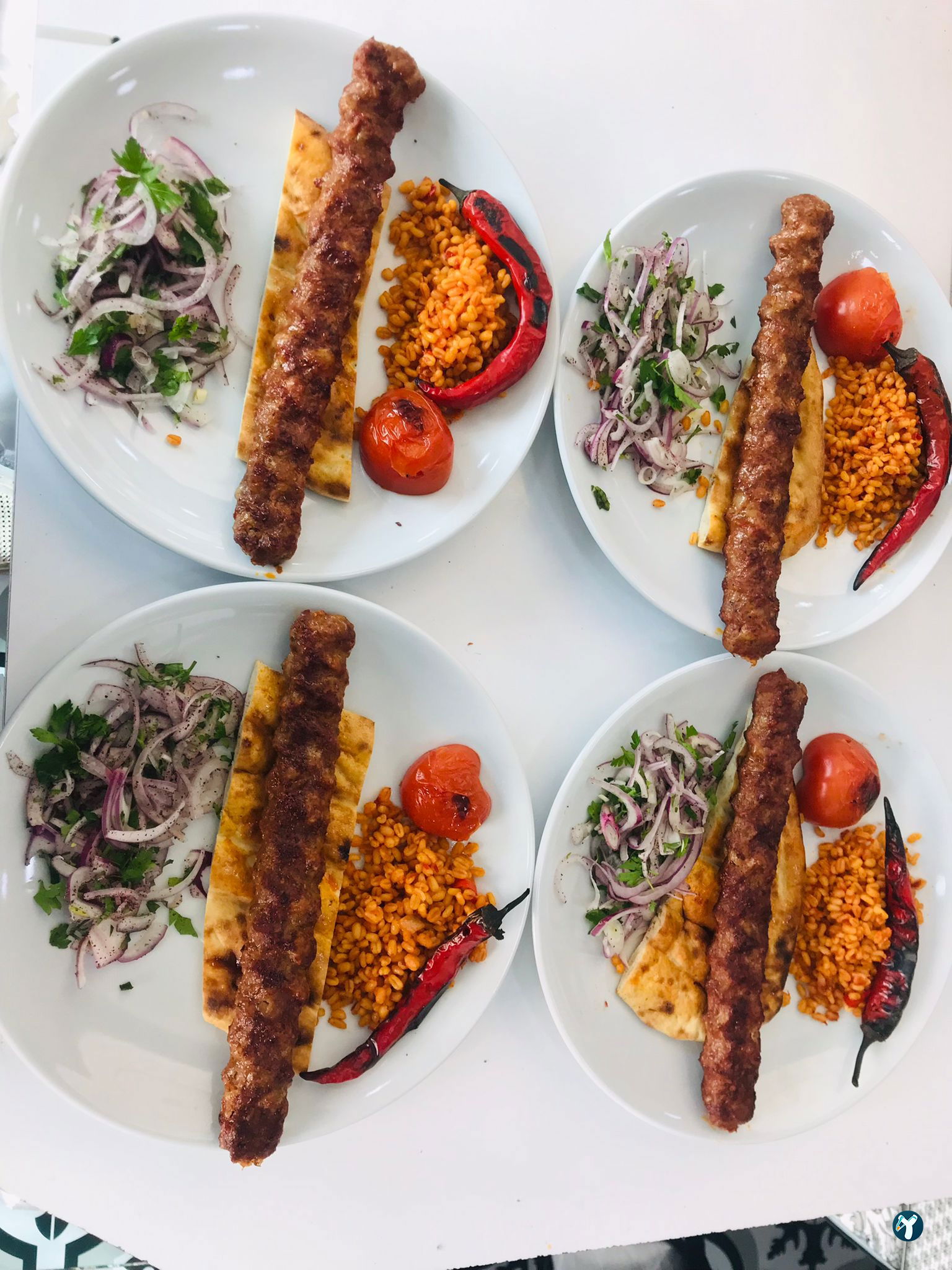 Hira Kebap Pide Lahmacun Ve Döner Salonu