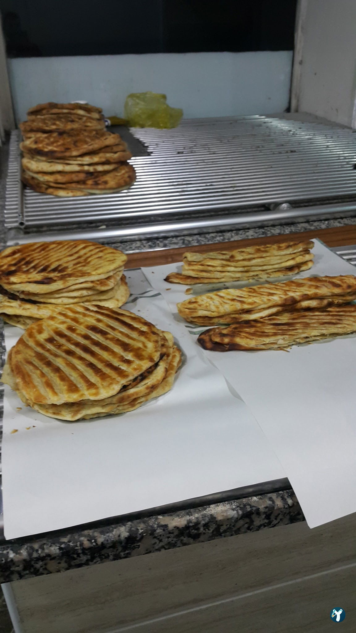 Hira Kebap Pide Lahmacun Ve Döner Salonu