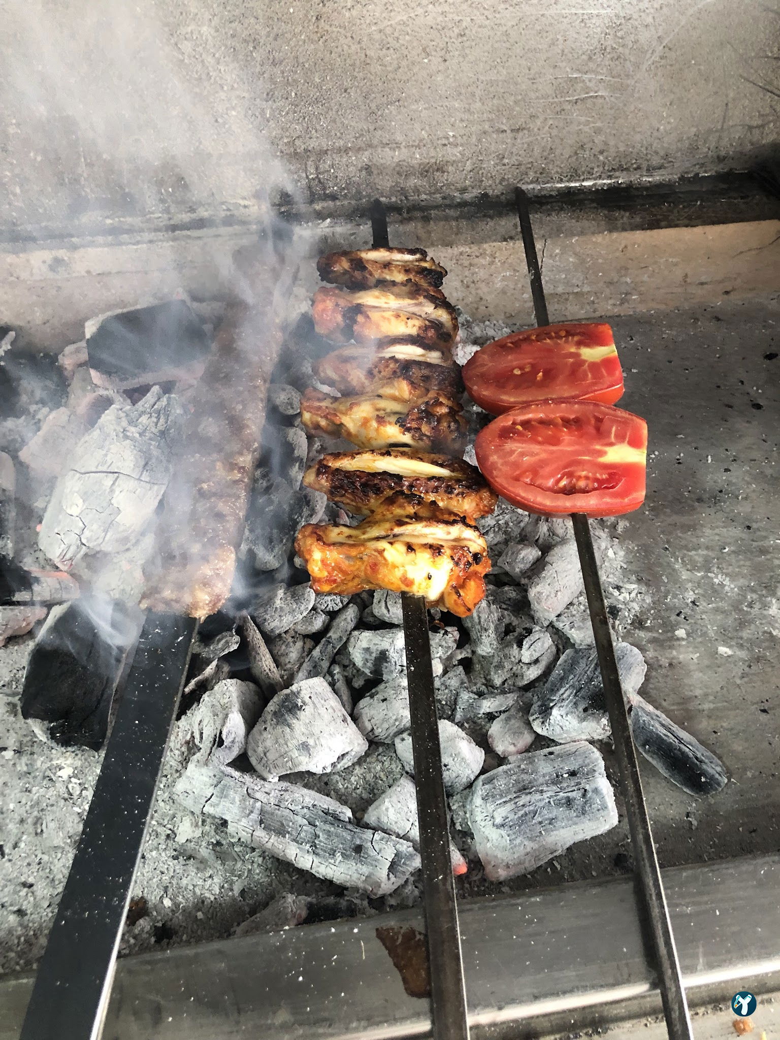 Hira Kebap Pide Lahmacun Ve Döner Salonu