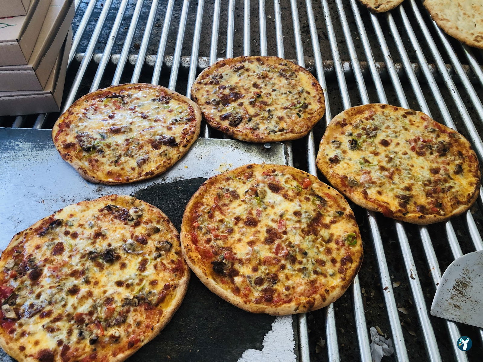 Hira Kebap Pide Lahmacun Ve Döner Salonu