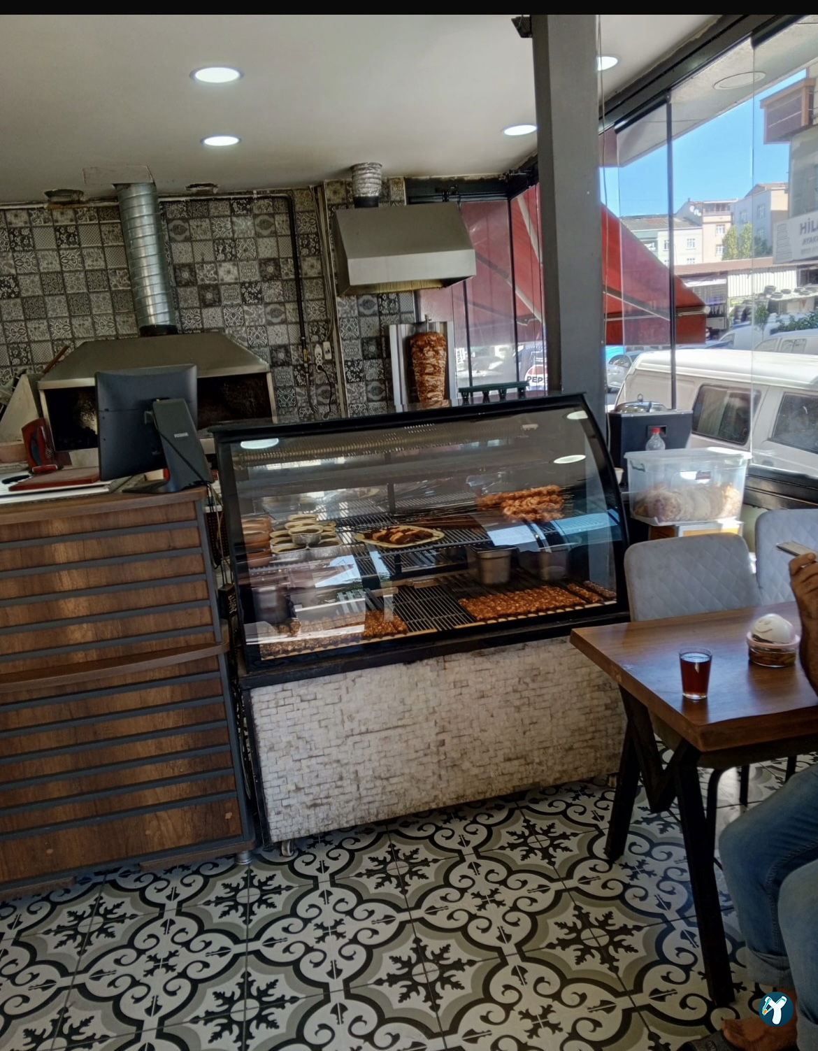 Hira Kebap Pide Lahmacun Ve Döner Salonu