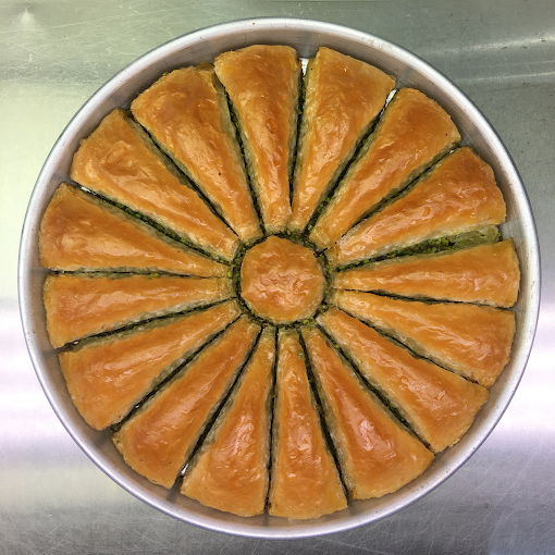 Tarihi Elmacıpazarı Güllüoğlu Baklava