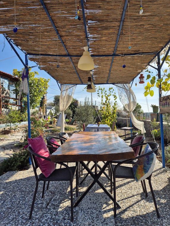 Lavantalı bahçe /katıralanı köyü/dikili serpme köy kahvaltısı REZERVASYON