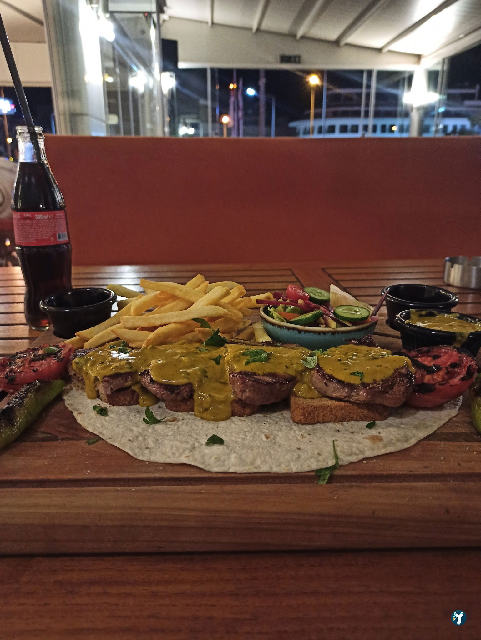 Mars Cafe Restaurant - Shisha Lounge Bar