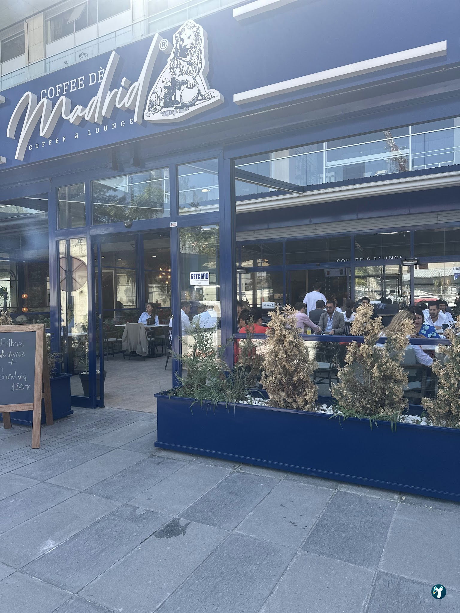 Coffee De Madrid Koç İkiz Kuleleri