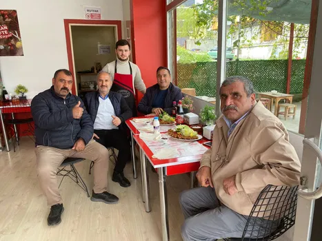 Adiyaman Çi̇ğköfteci̇si̇ Taşoluk Dervi̇ş Yaşar Osman Usta resimleri