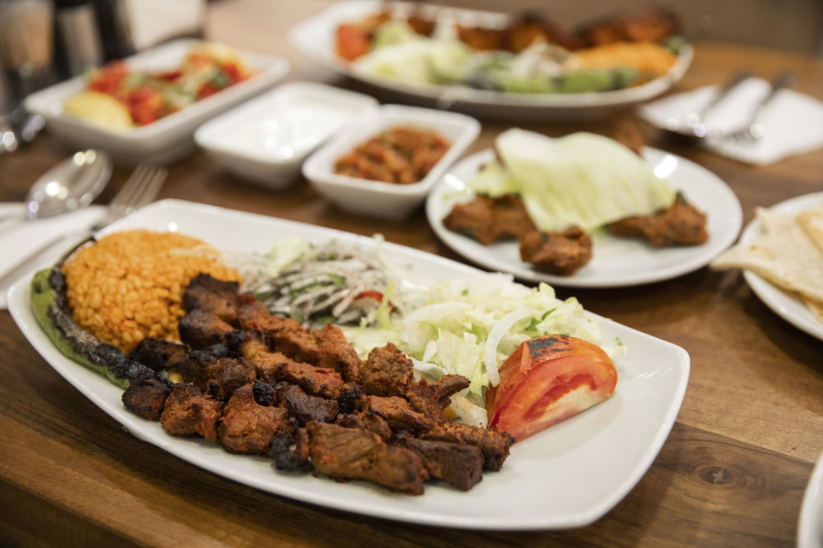 Hsn Oruçoğlu Kebap & Lahmacun & Köfte Salonu