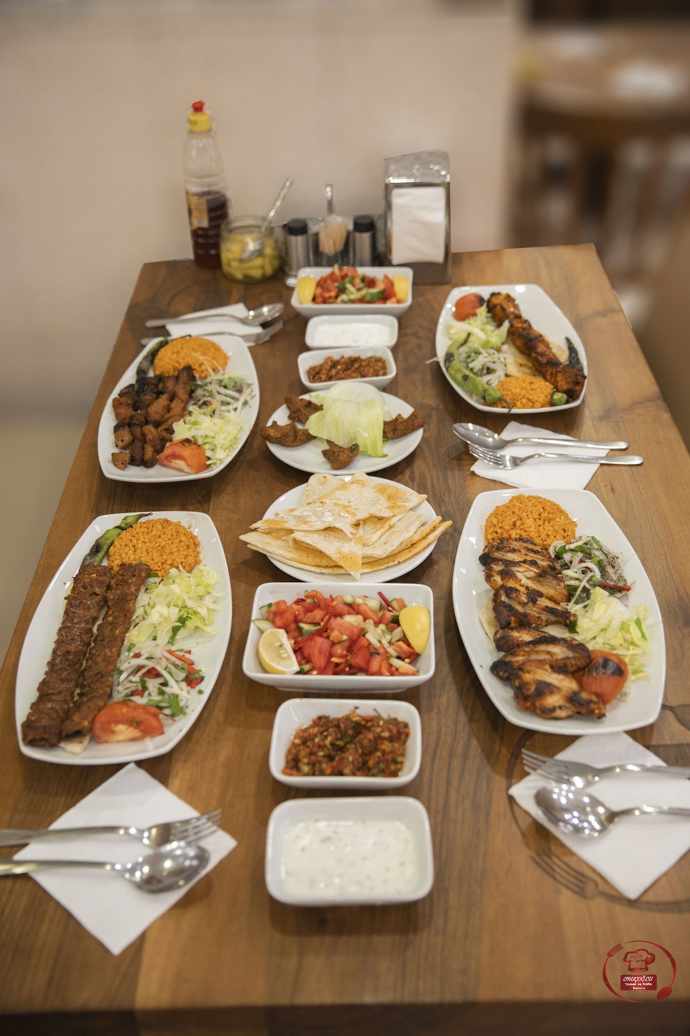 Hsn Oruçoğlu Kebap & Lahmacun & Köfte Salonu