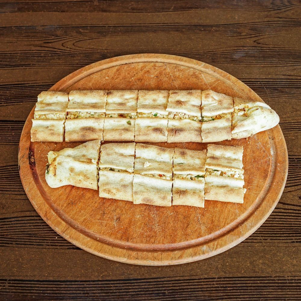 Beyaz Peynirli Lorlu Maydanozlu Pide