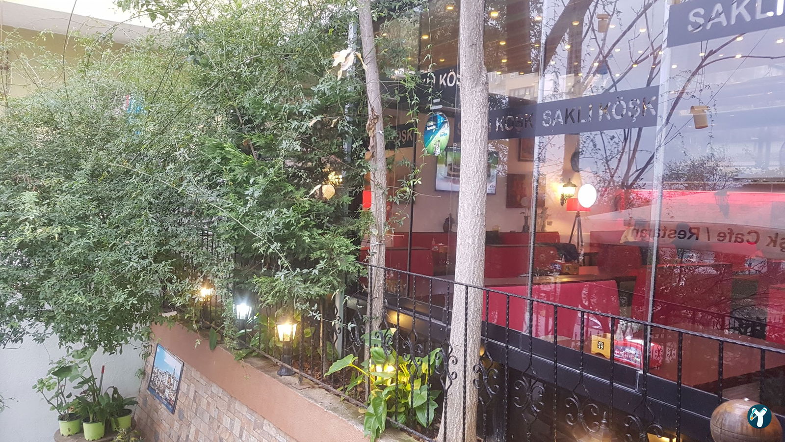 Saklı Köşk