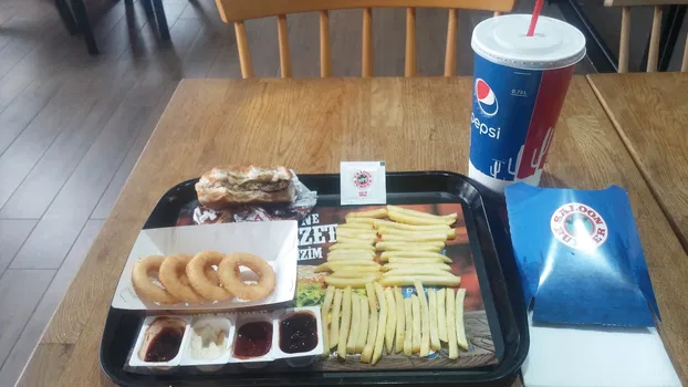 Saloon Burger Üsküdar resimleri Saloon Burger Üsküdar resimleri
