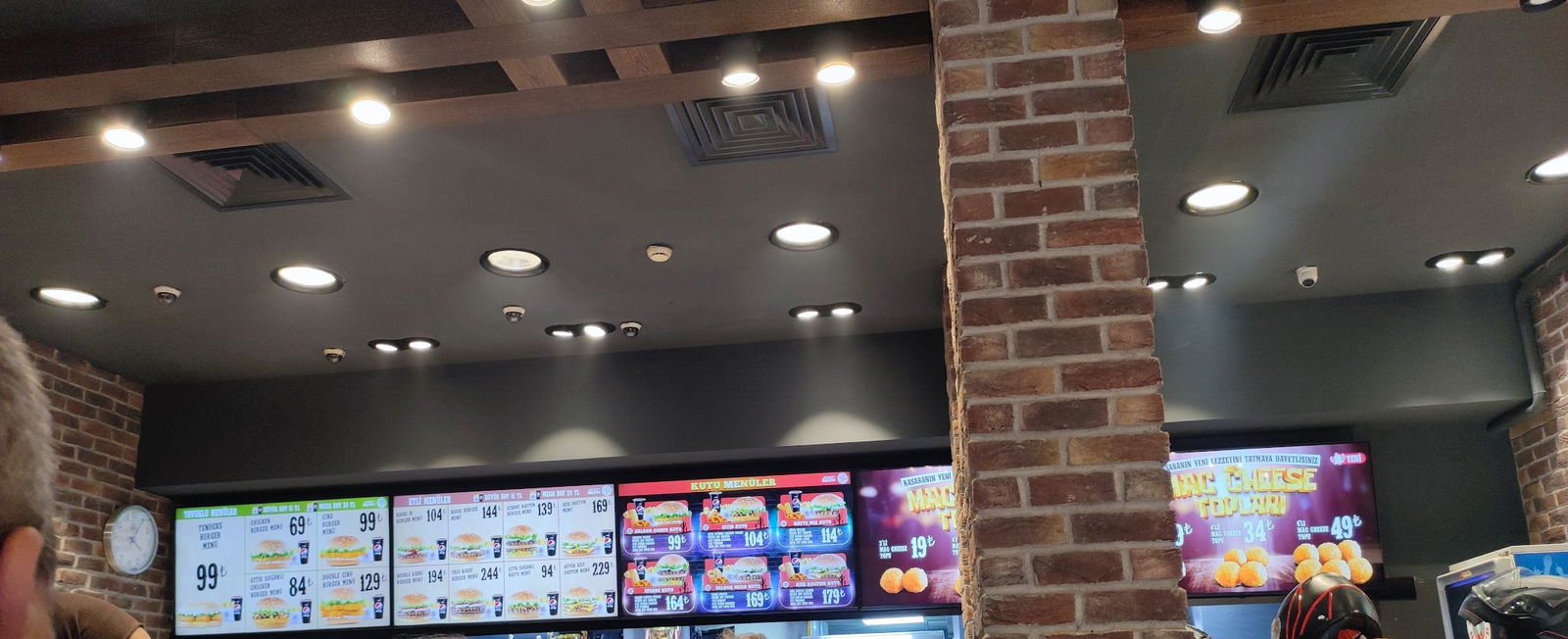 Saloon Burger Üsküdar