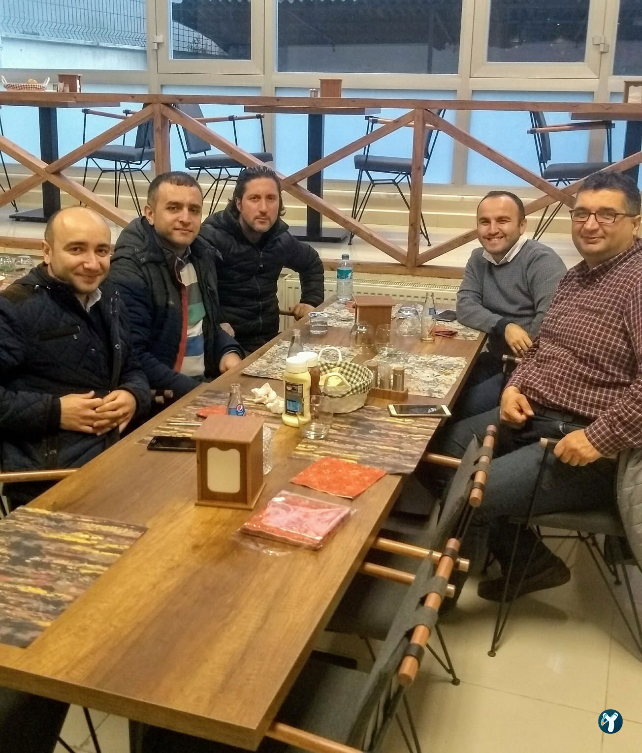 Aşi̇kâr