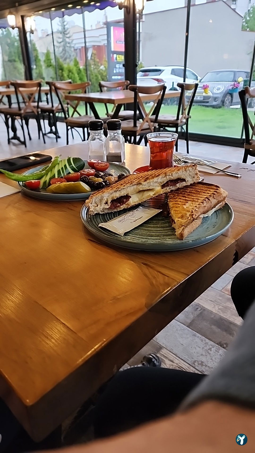 Cafe Deren A'Mor