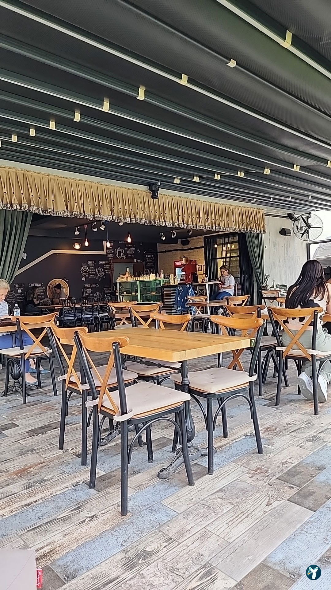 Cafe Deren A'Mor