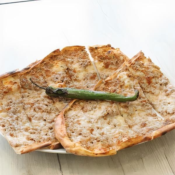 Kıymalı Kaşarlı Pide