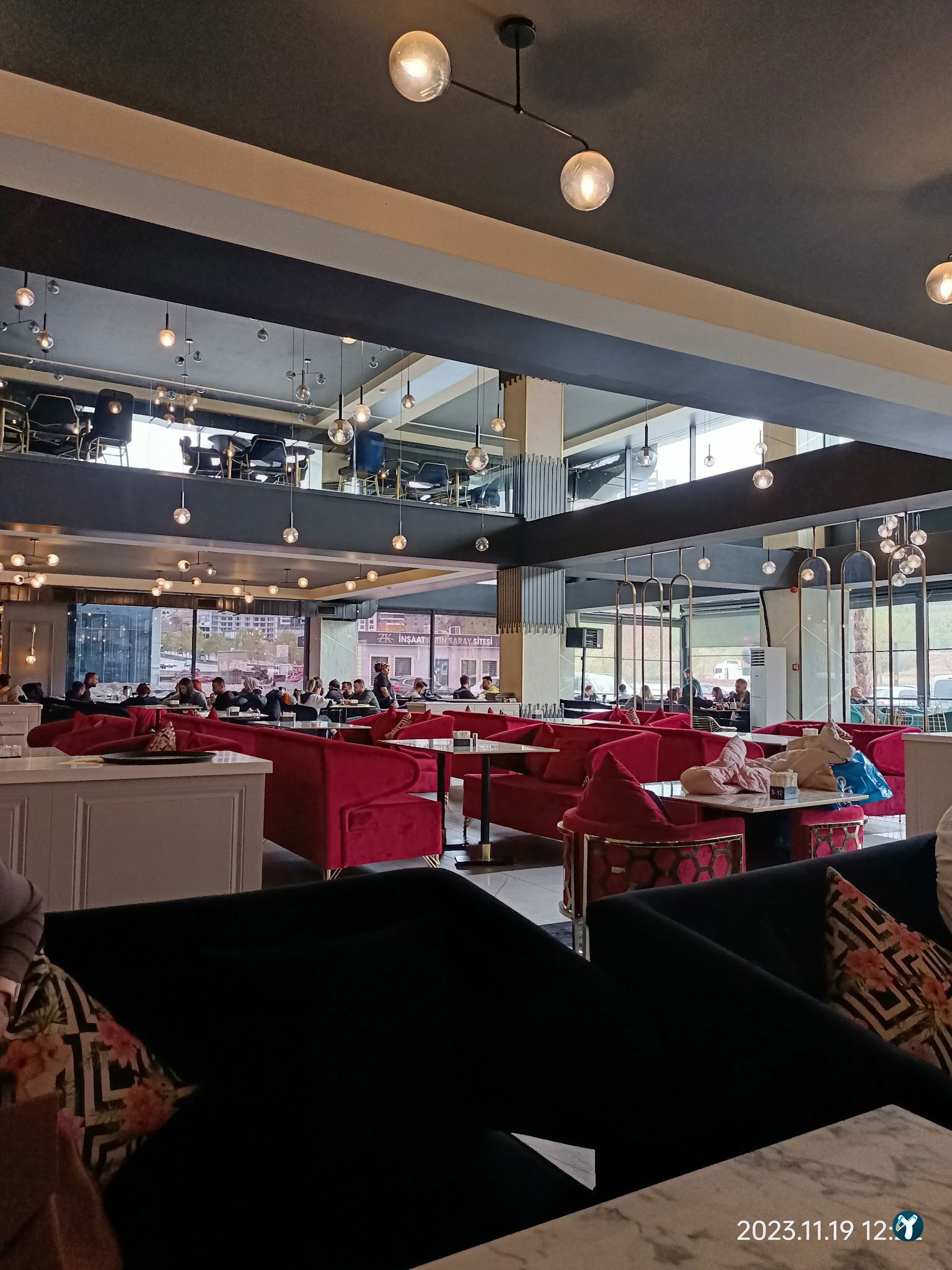 Mevzuu Cafe & Bistro Aşağı Eğlence Şube