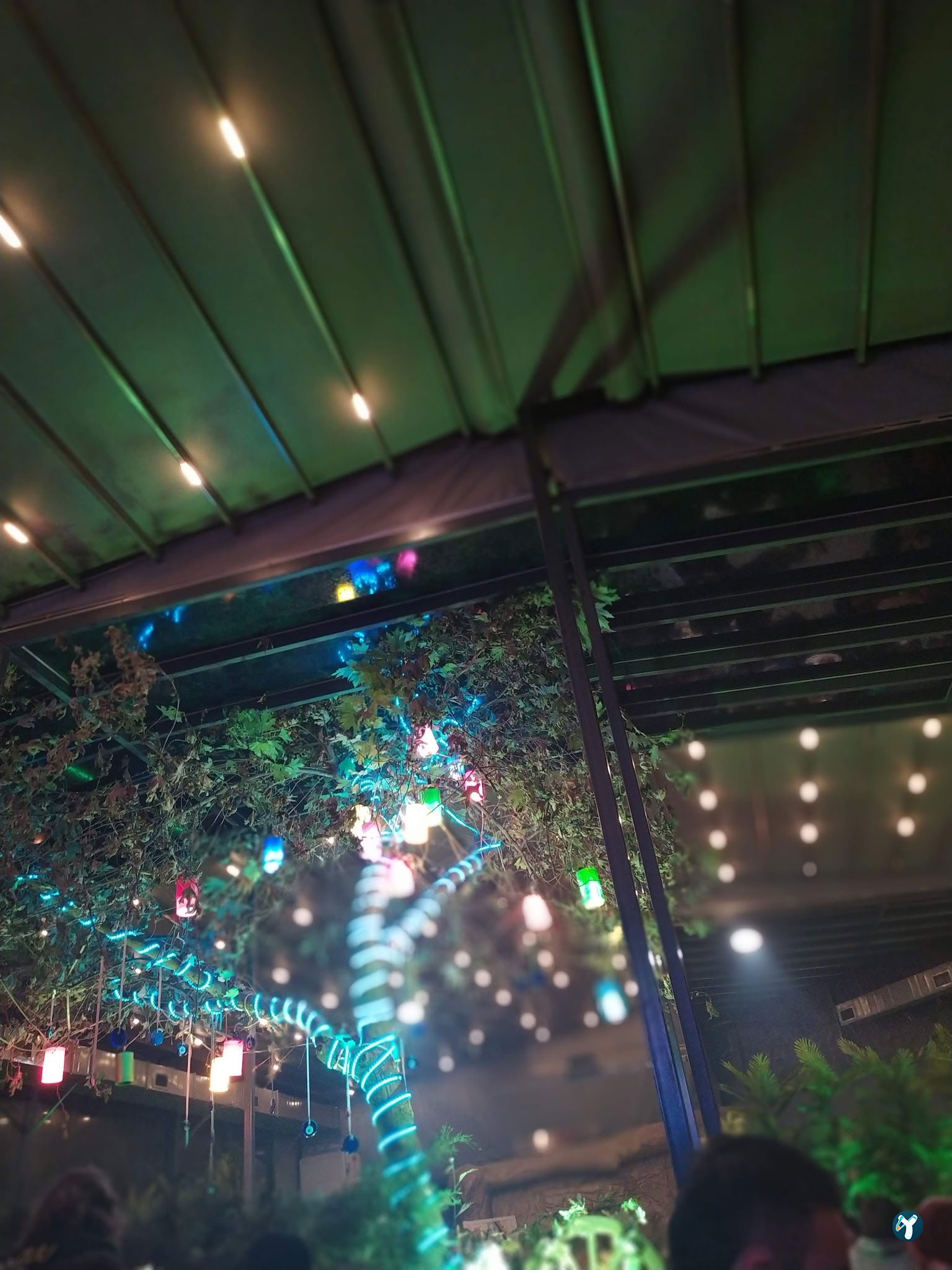 Mevzuu Cafe & Bistro Aşağı Eğlence Şube