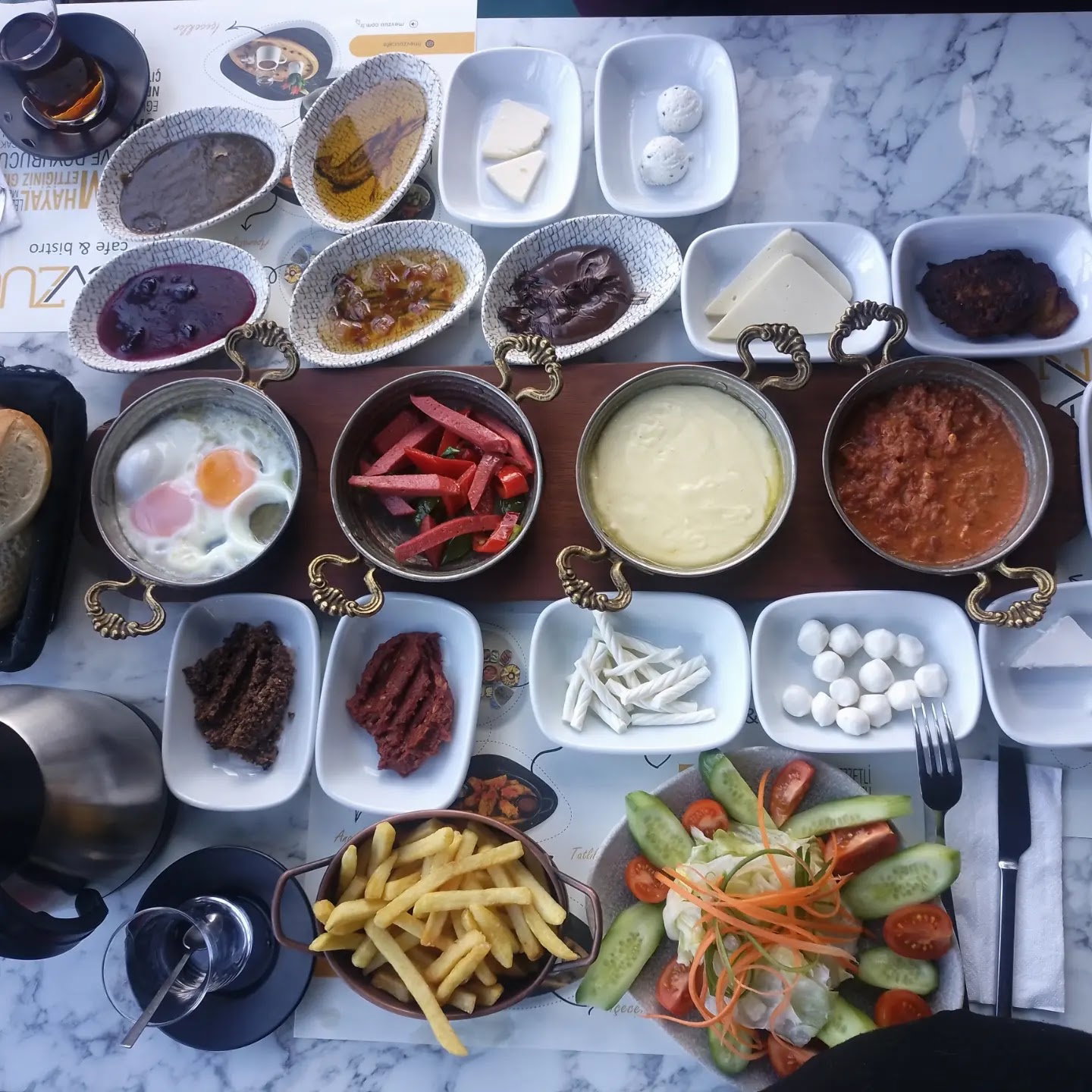 Mevzuu Cafe & Bistro Aşağı Eğlence Şube