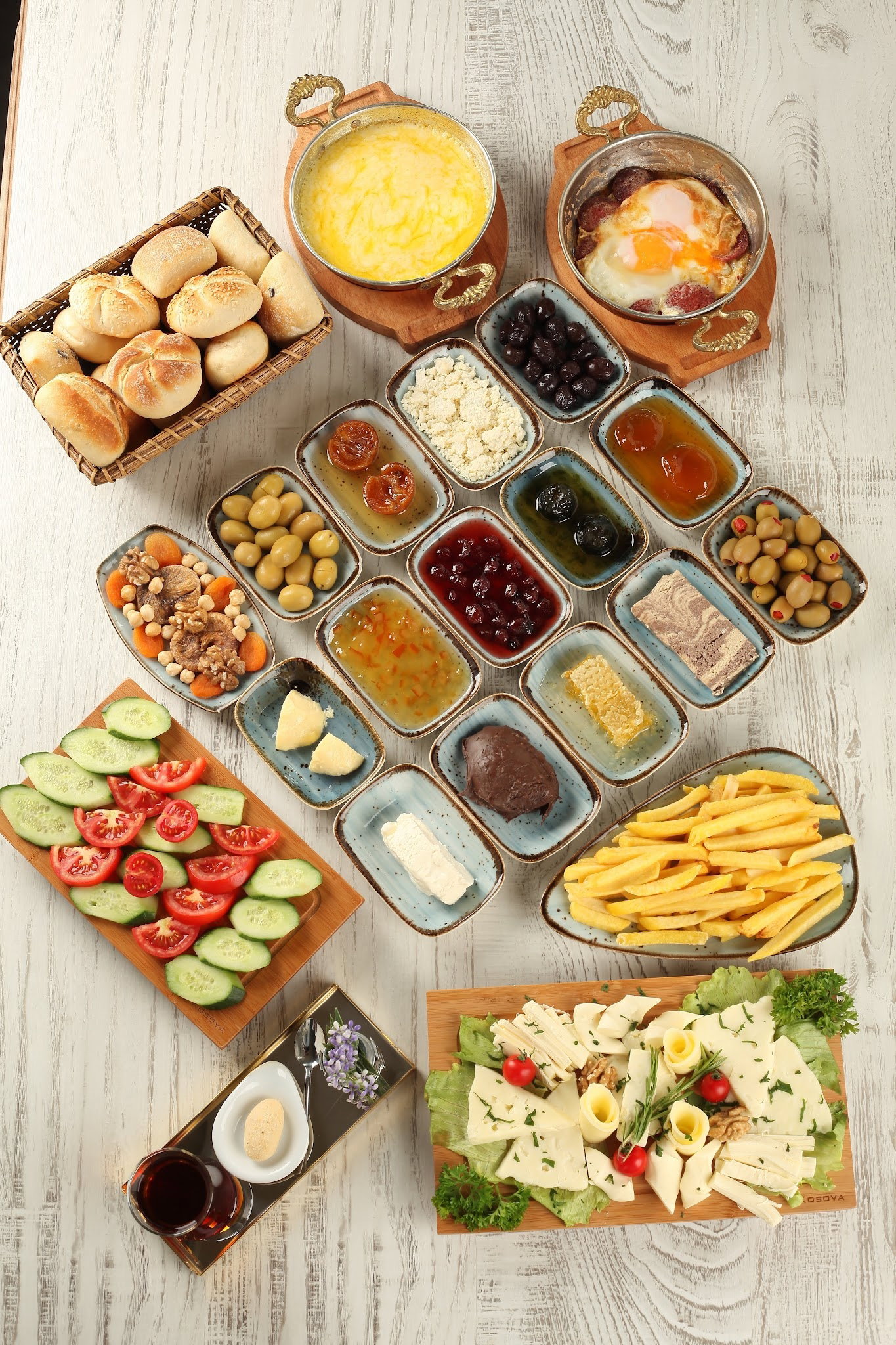 Mevzuu Cafe & Bistro Aşağı Eğlence Şube