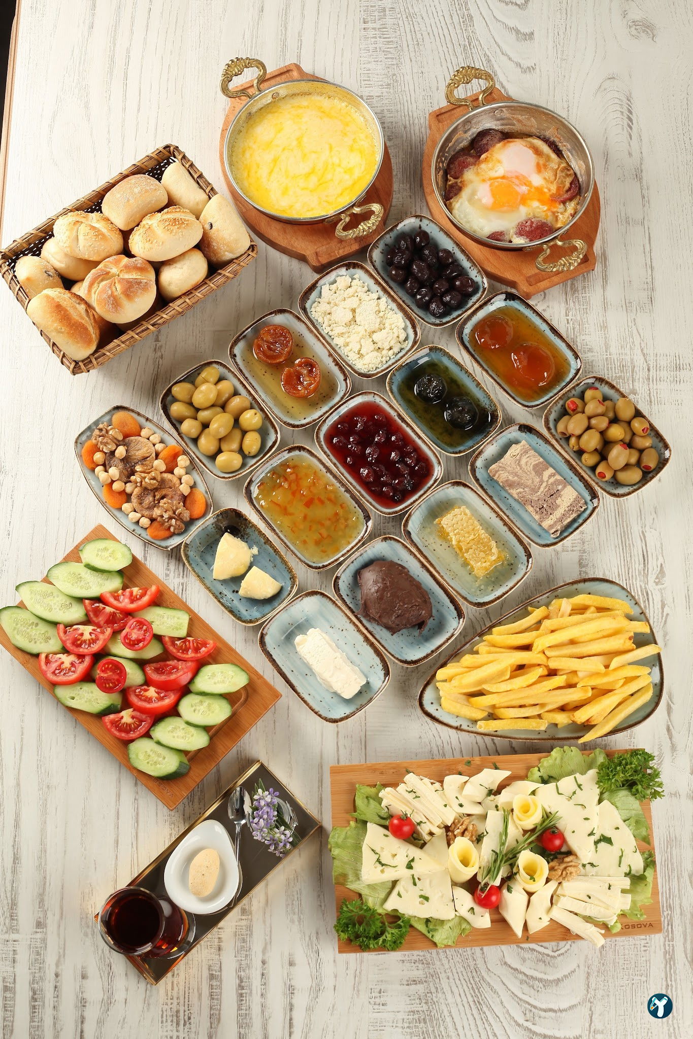 Mevzuu Cafe & Bistro Aşağı Eğlence Şube
