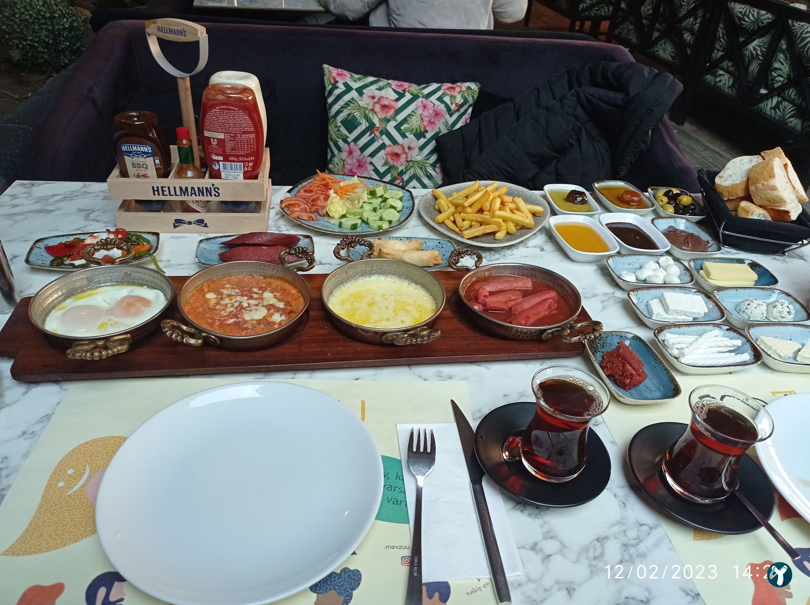 Mevzuu Cafe & Bistro Aşağı Eğlence Şube