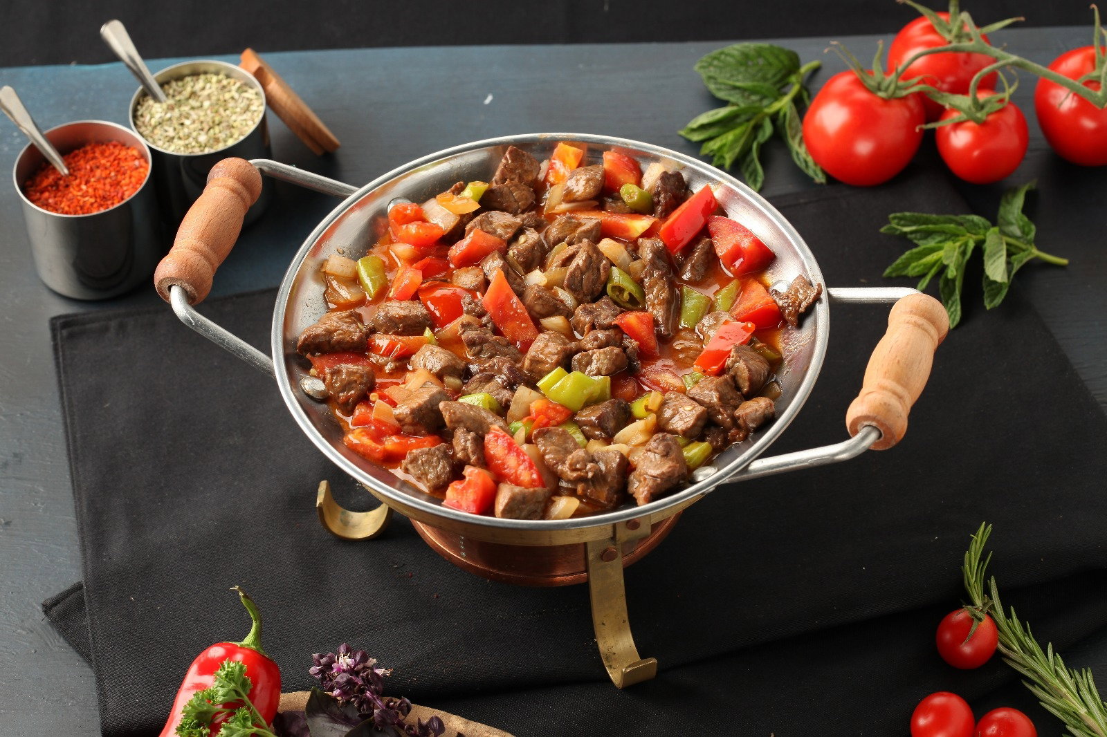 Mevzuu Cafe & Bistro Aşağı Eğlence Şube