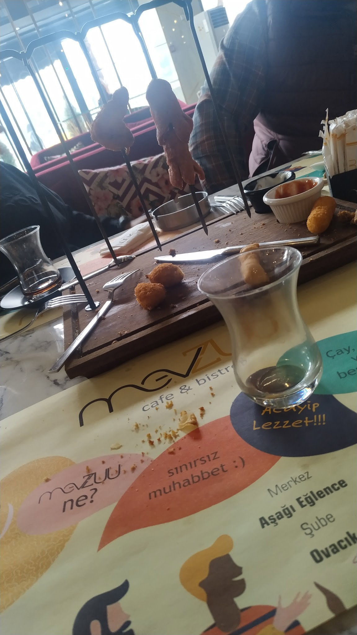 Mevzuu Cafe & Bistro Aşağı Eğlence Şube