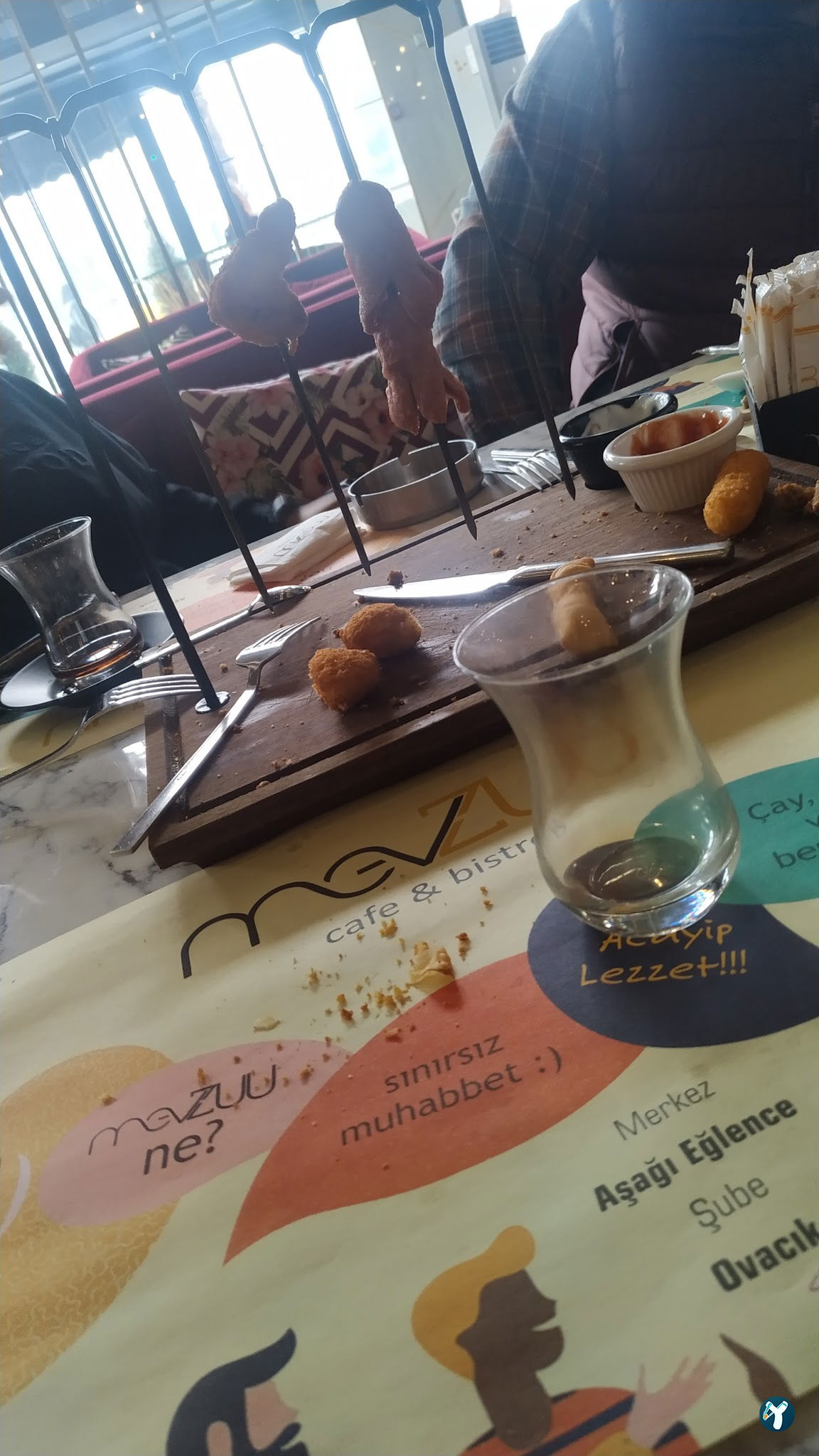 Mevzuu Cafe & Bistro Aşağı Eğlence Şube