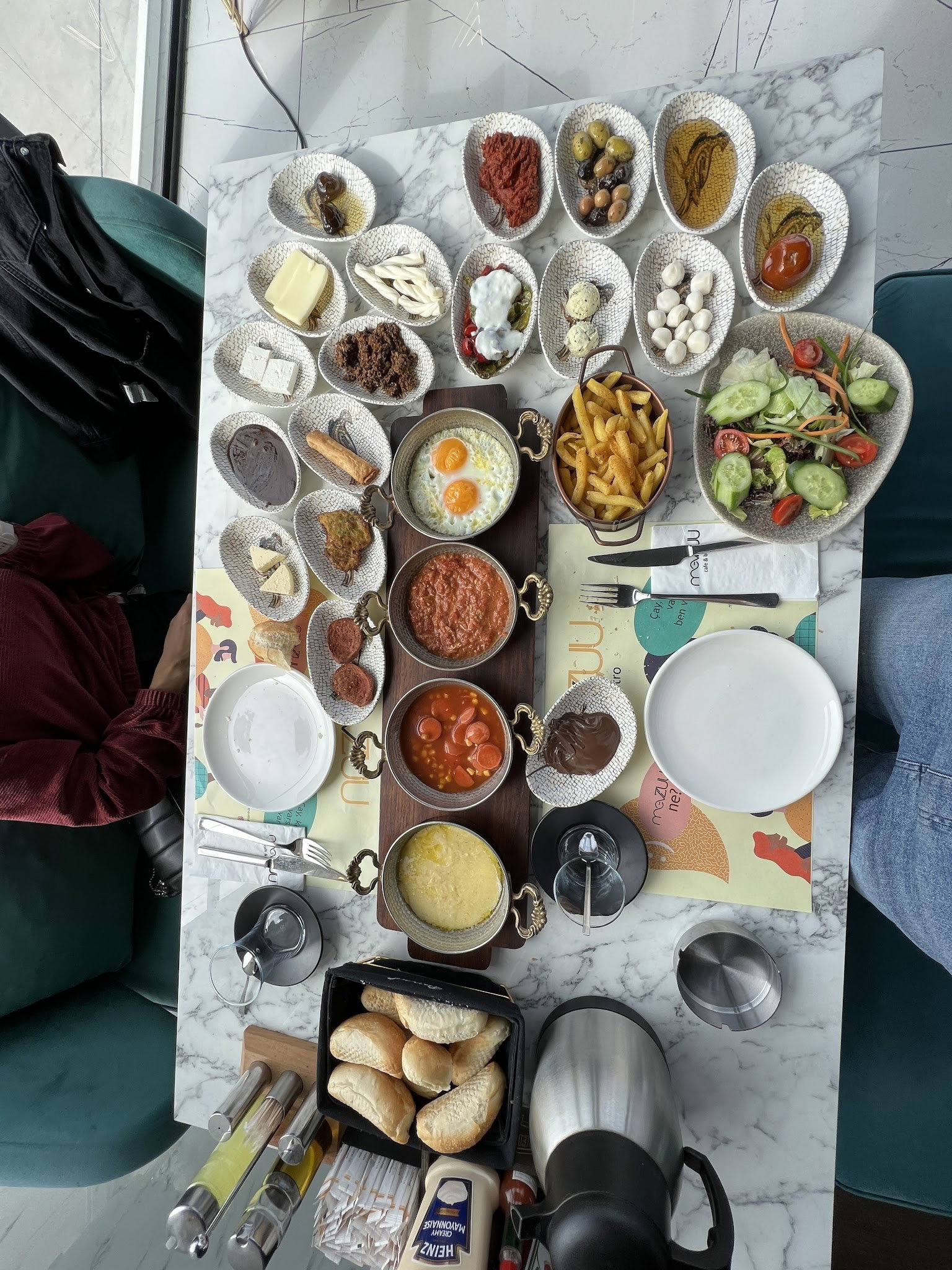 Mevzuu Cafe & Bistro Aşağı Eğlence Şube