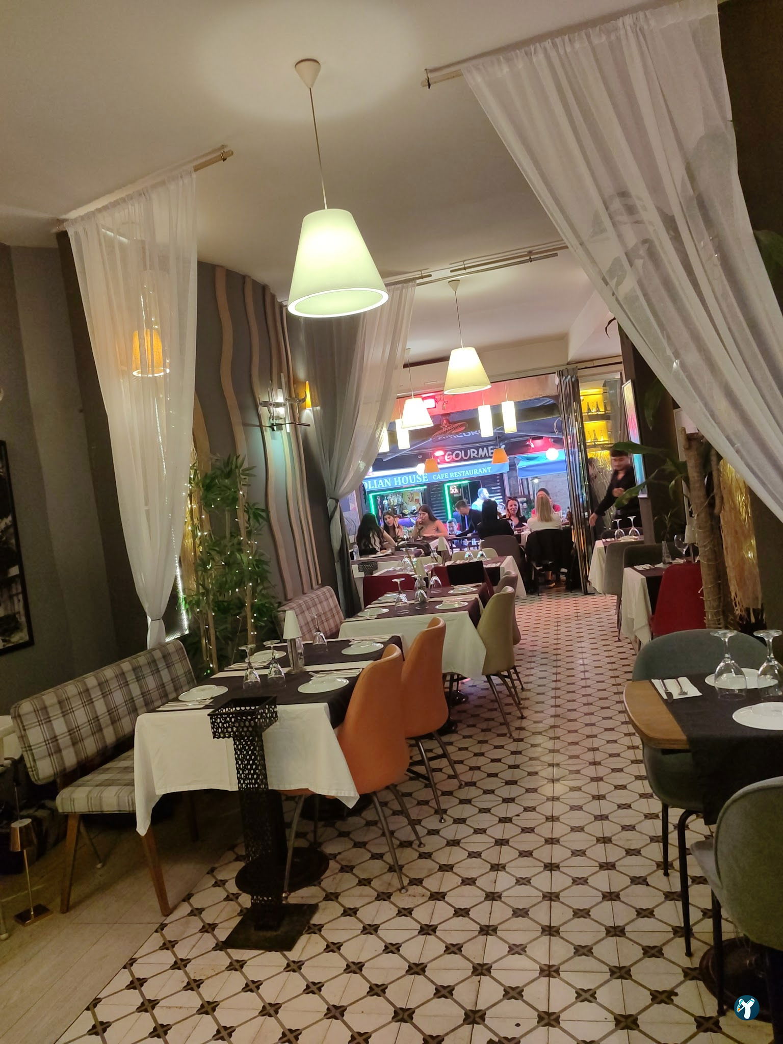 Cafe Amedros
