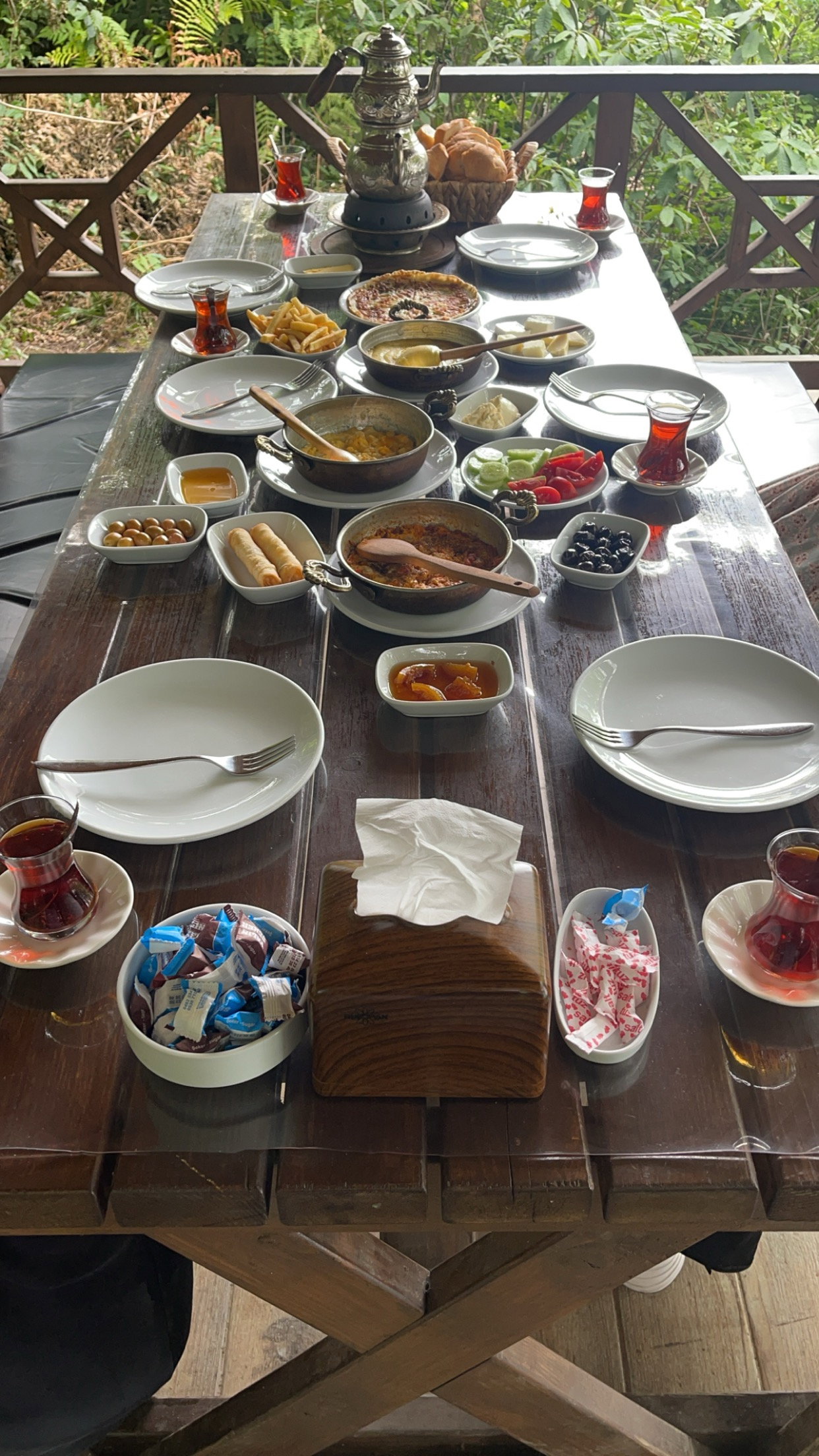 Meşelik Bahçe Serpme Kahvaltı & Et Mangal