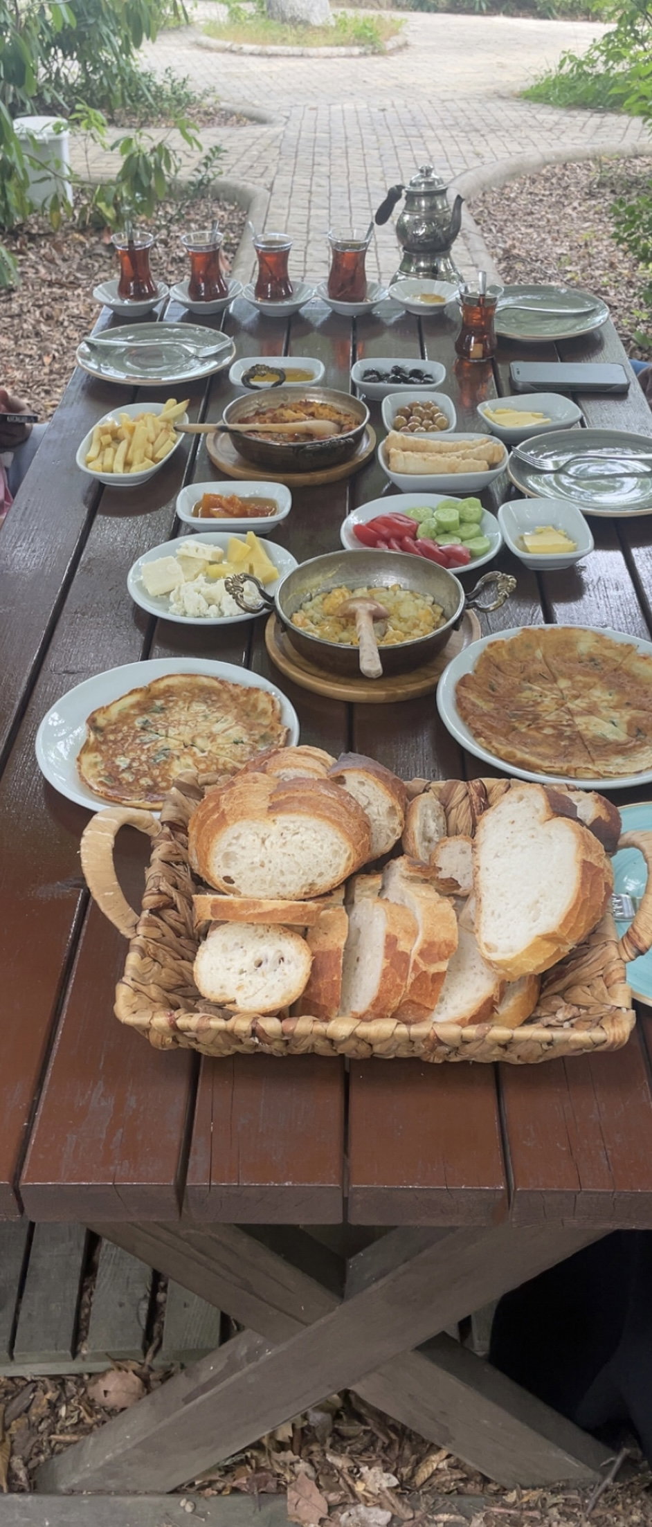 Meşelik Bahçe Serpme Kahvaltı & Et Mangal