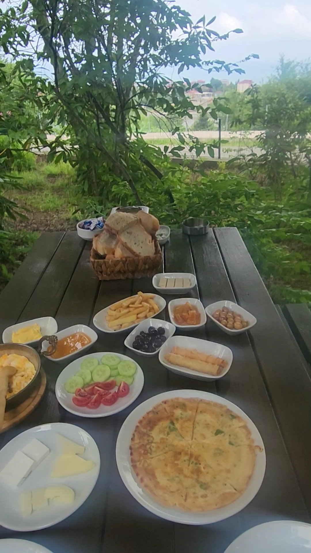 Meşelik Bahçe Serpme Kahvaltı & Et Mangal
