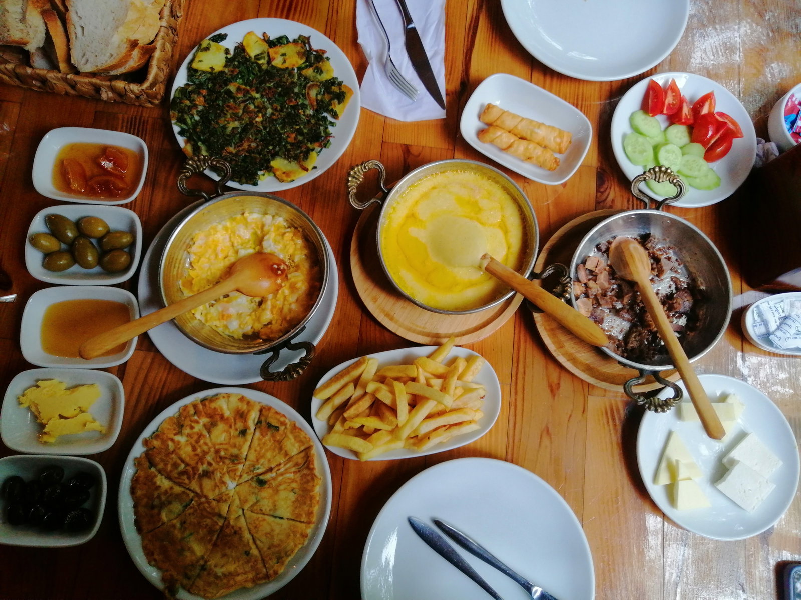 Meşelik Bahçe Serpme Kahvaltı & Et Mangal