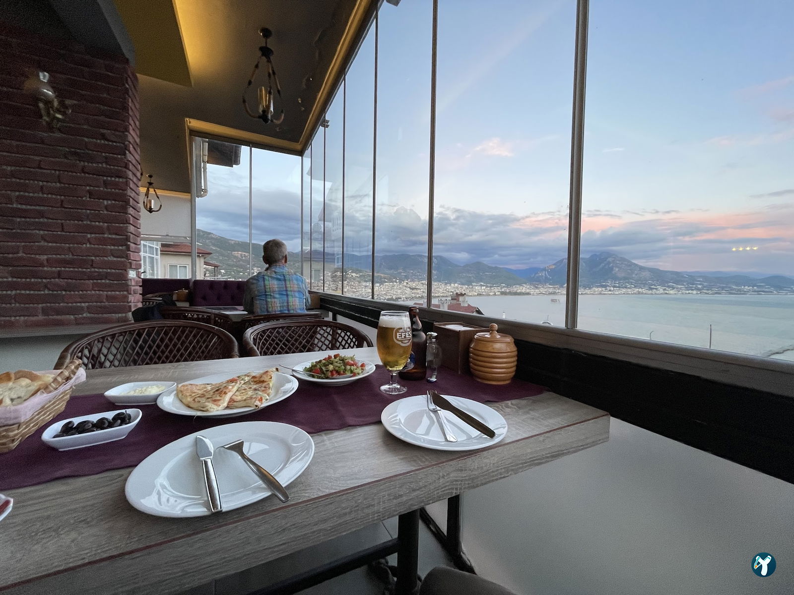 Termi̇nal Restaurant Cafe